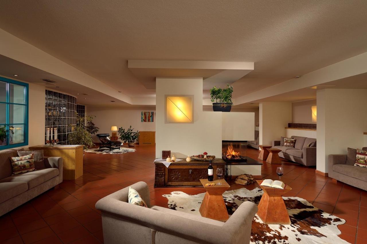 Hotel Sole มาเล ภายนอก รูปภาพ