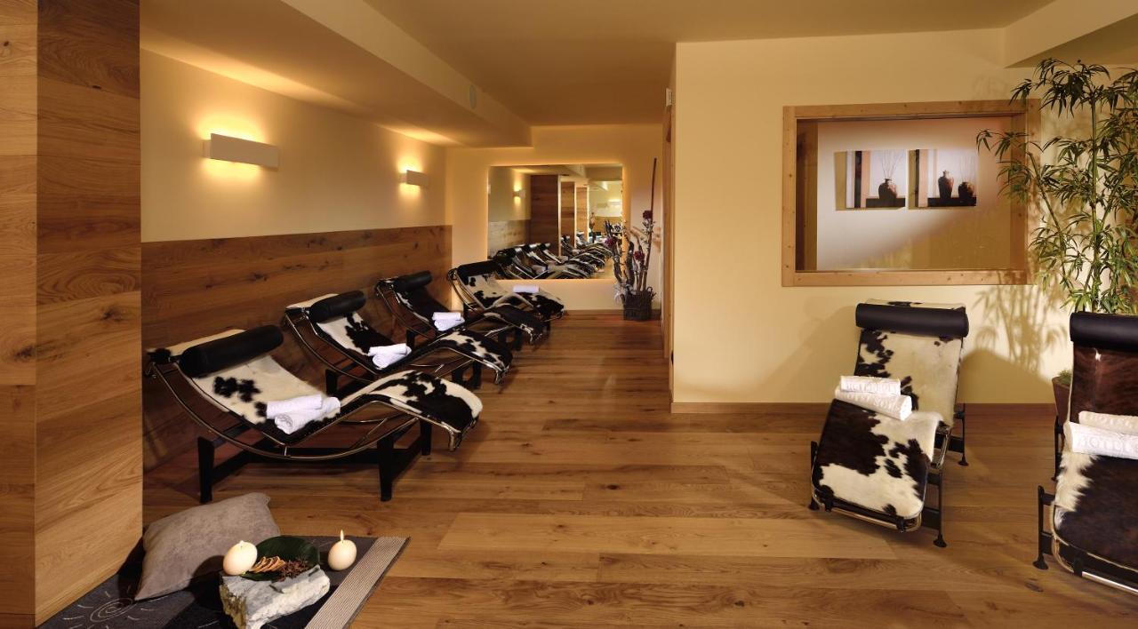 Hotel Sole มาเล ภายนอก รูปภาพ