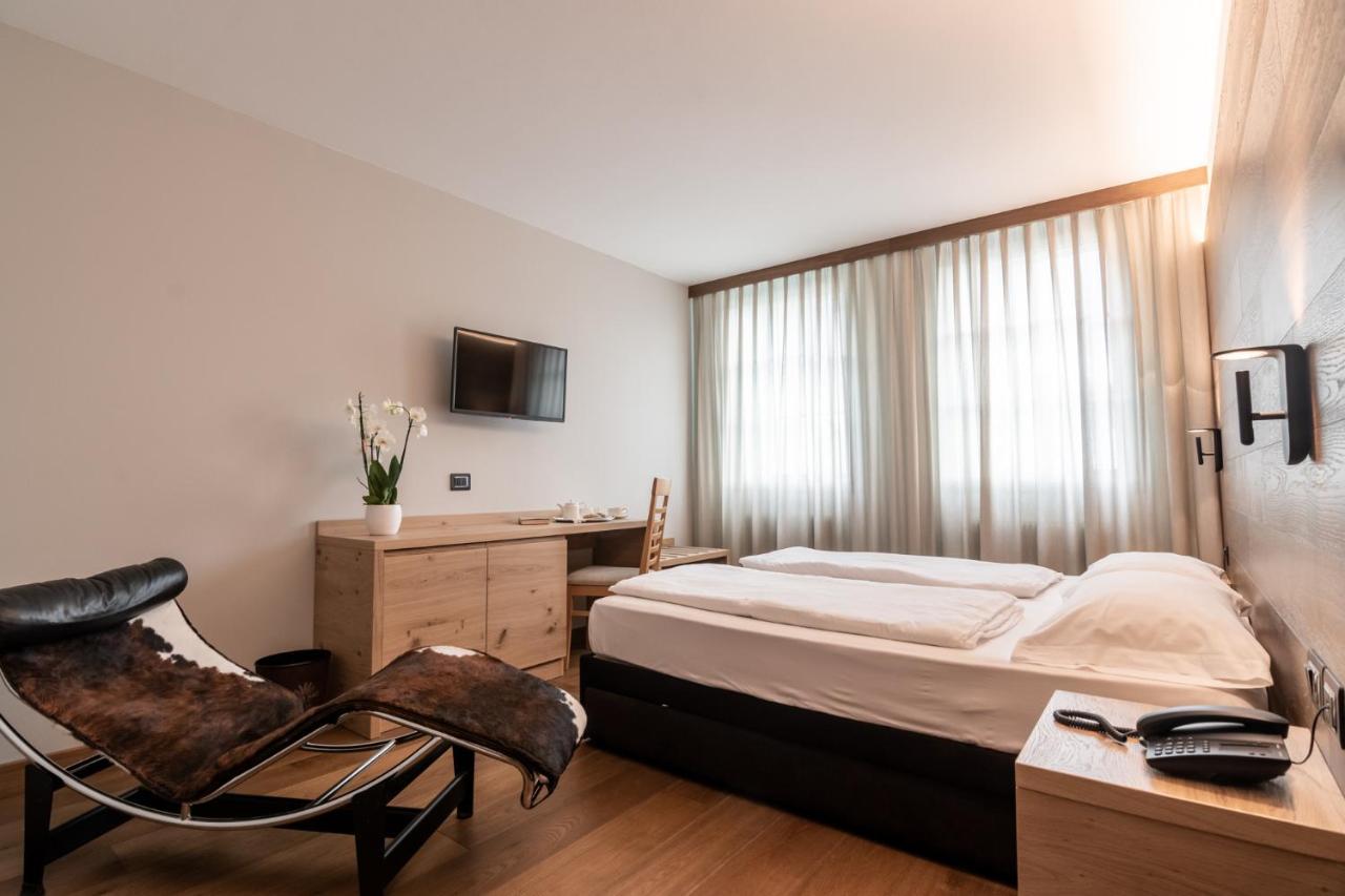 Hotel Sole มาเล ภายนอก รูปภาพ