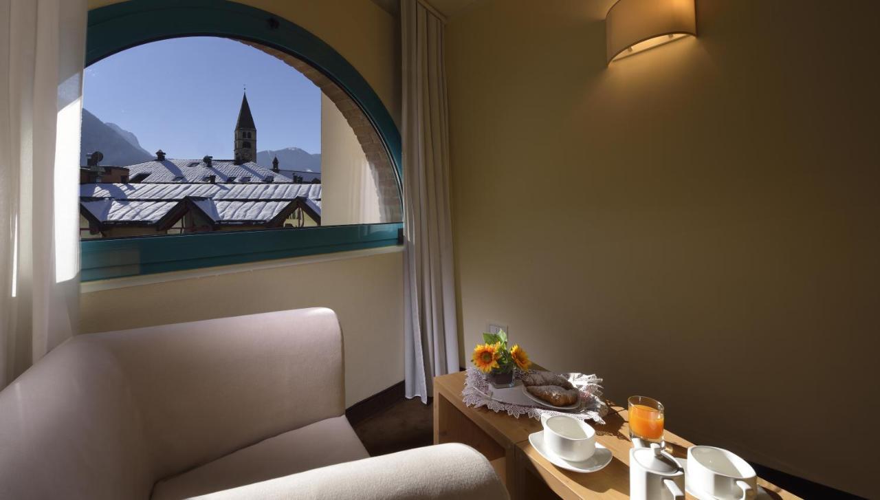Hotel Sole มาเล ภายนอก รูปภาพ