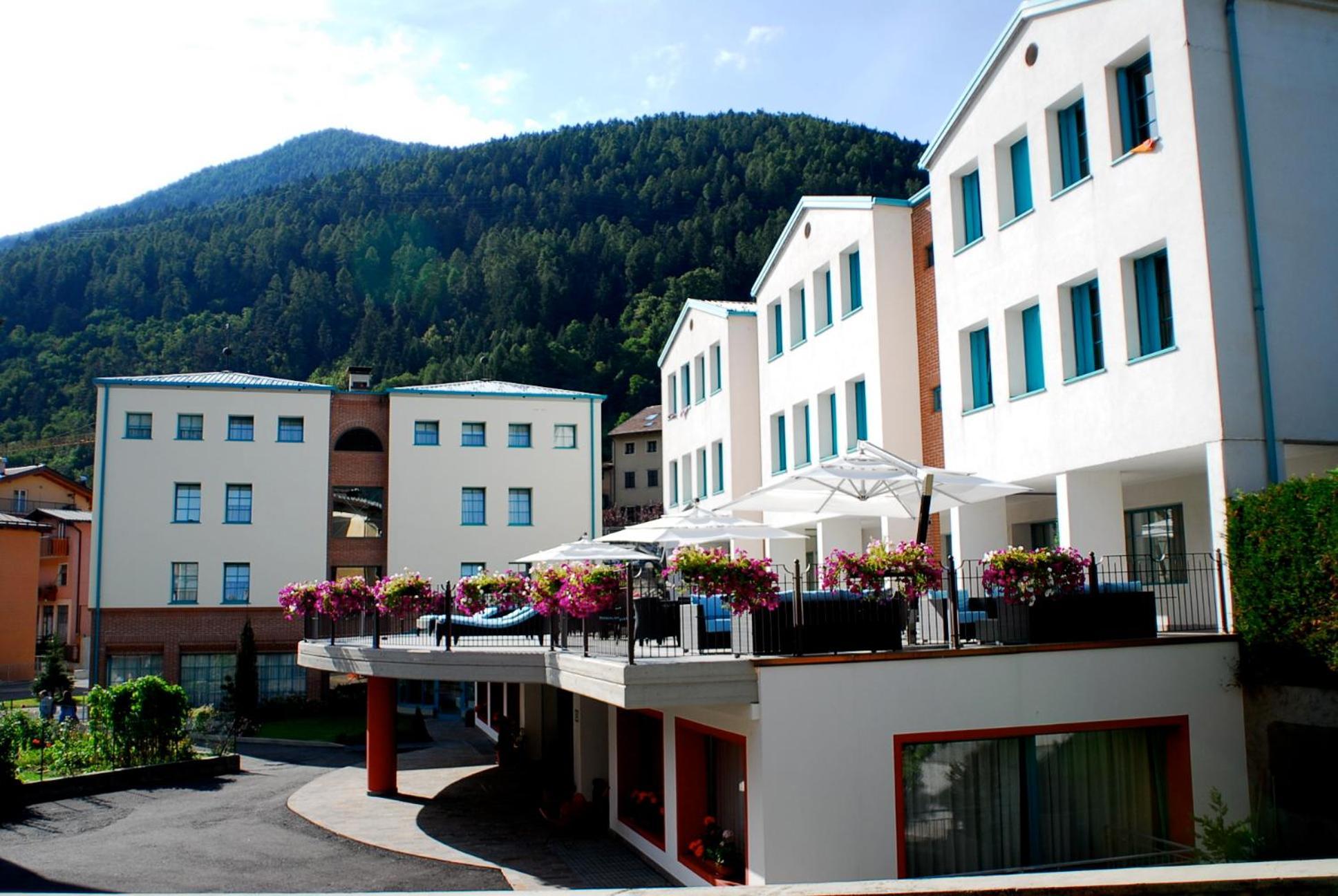 Hotel Sole มาเล ภายนอก รูปภาพ