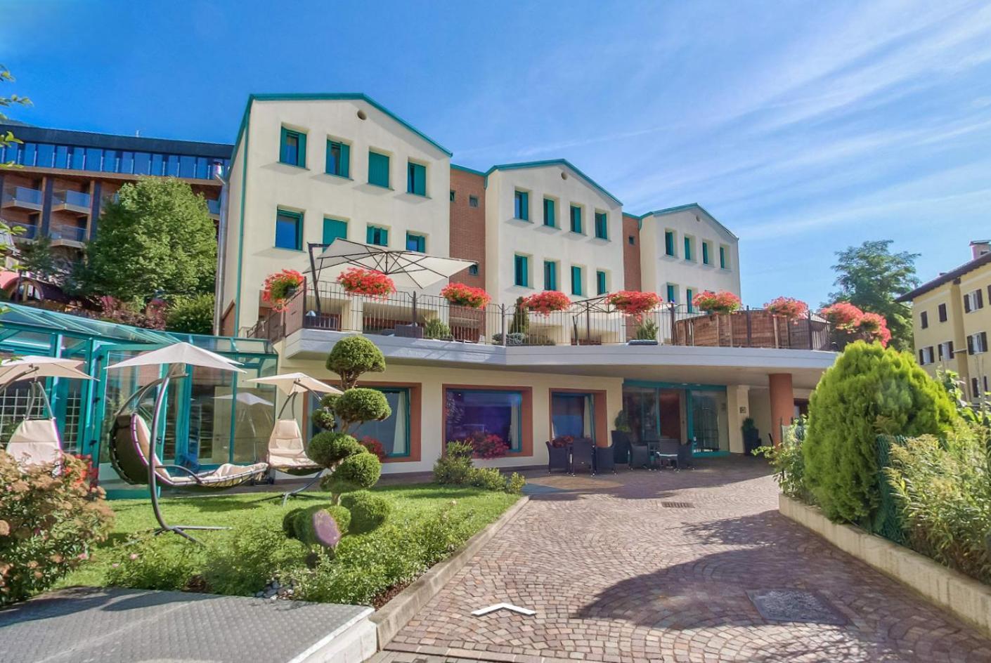 Hotel Sole มาเล ภายนอก รูปภาพ